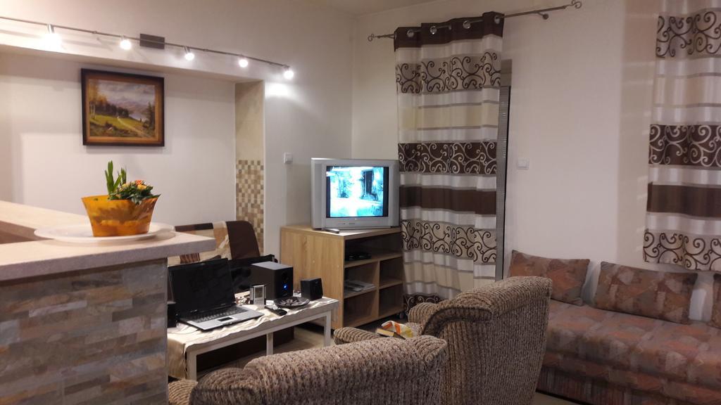 Apartman Yvet Sucany ภายนอก รูปภาพ