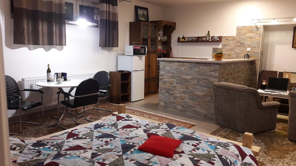Apartman Yvet Sucany ภายนอก รูปภาพ