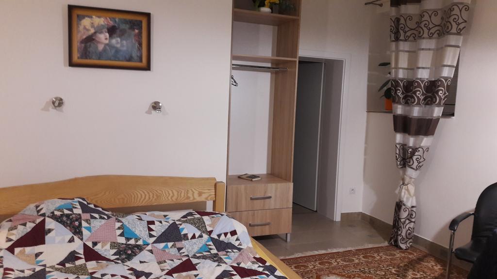 Apartman Yvet Sucany ภายนอก รูปภาพ