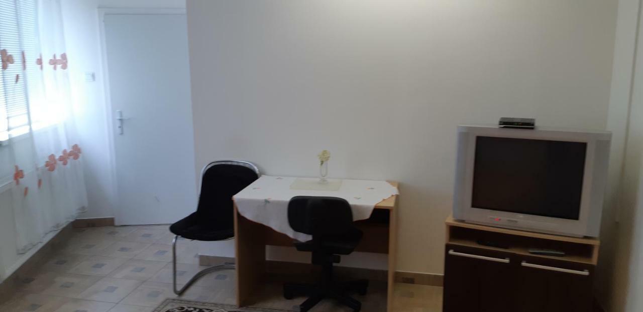 Apartman Yvet Sucany ภายนอก รูปภาพ
