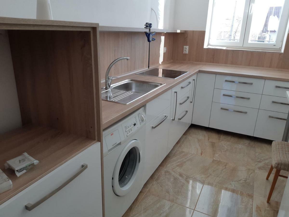 Apartman Yvet Sucany ภายนอก รูปภาพ